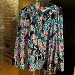 Lilly Pulitzer Elsa Silk Blouse Beautiful Pattern of Pinks and Blues